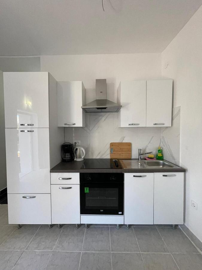 Apartment Ground Floor With Parking Erny Pula Extérieur photo