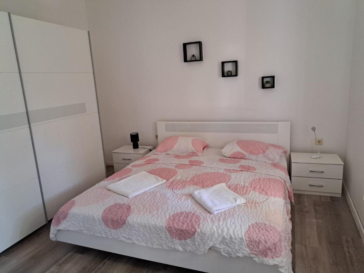 Apartment Ground Floor With Parking Erny Pula Extérieur photo
