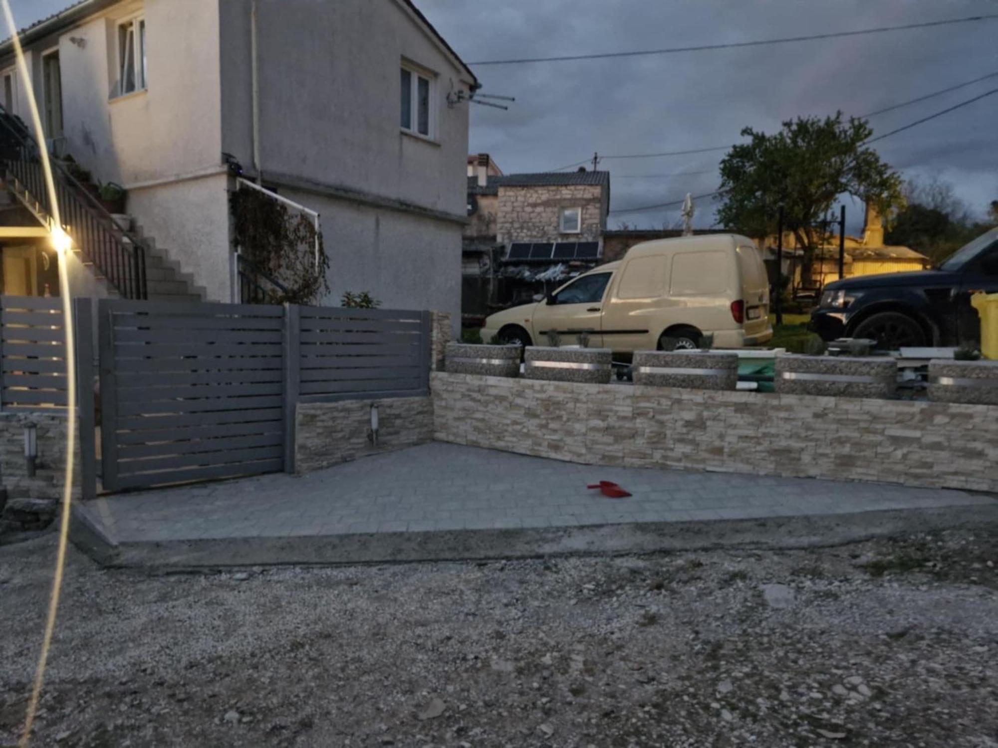 Apartment Ground Floor With Parking Erny Pula Extérieur photo