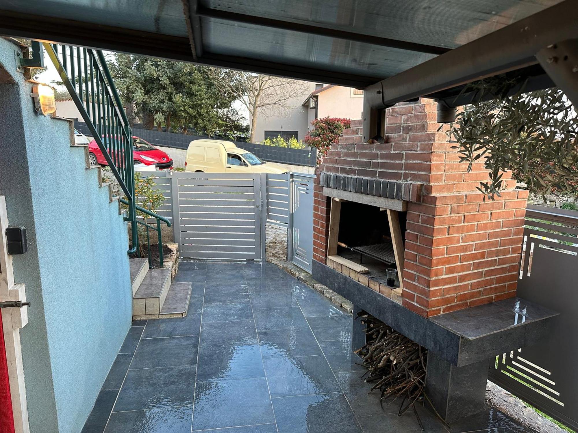 Apartment Ground Floor With Parking Erny Pula Extérieur photo